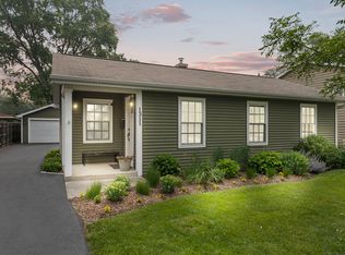 1311 Underwood Ter, Wheaton, IL 60189