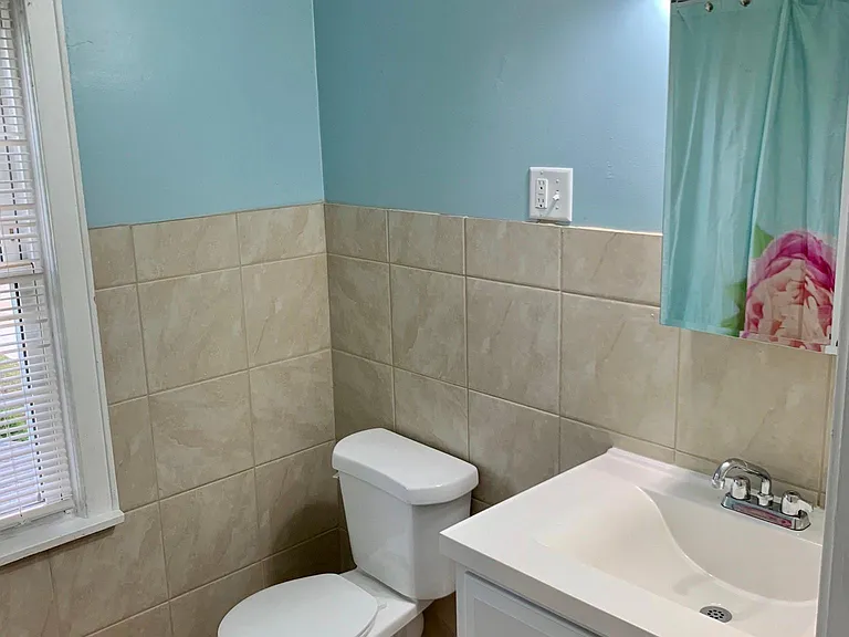 Full Upstairs Bath