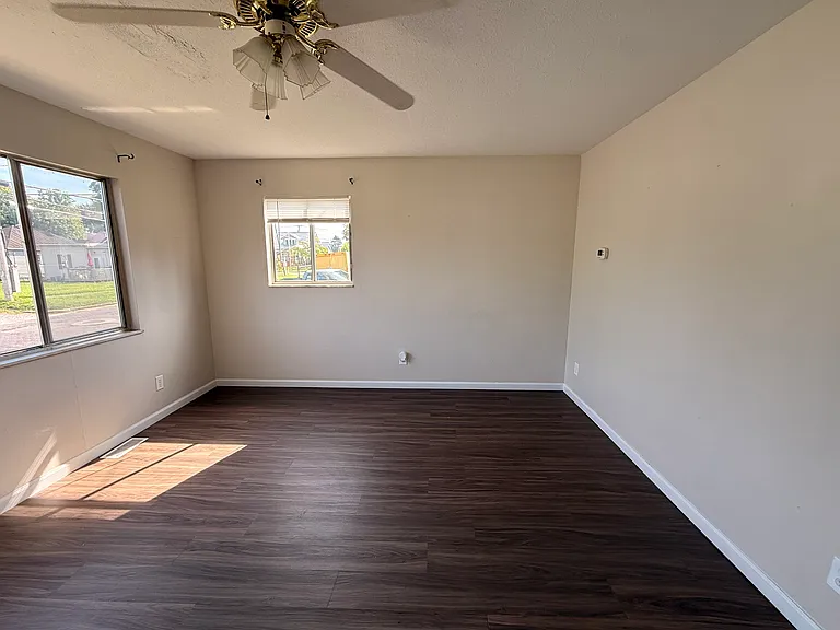 613 Vine St — Photo 2