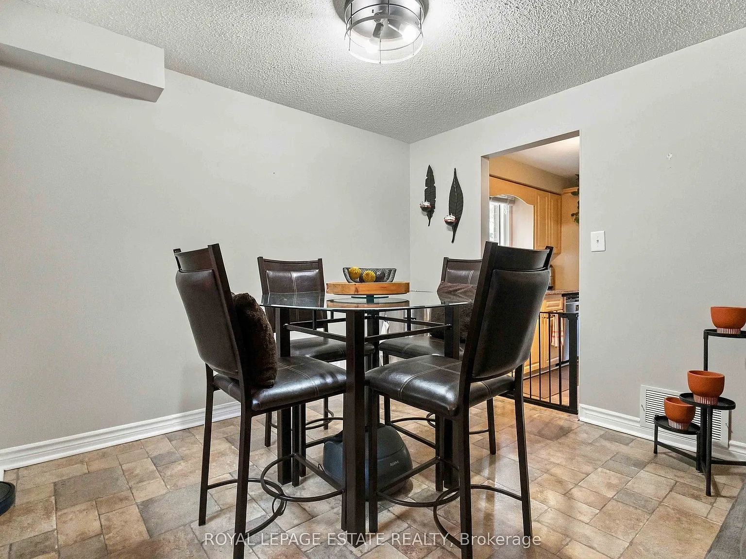 3 bed, $3,300 — Photo 4
