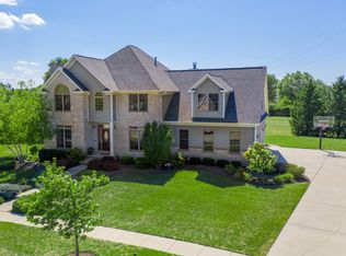 1811 Letha Westgate Dr, Sycamore, IL 60178