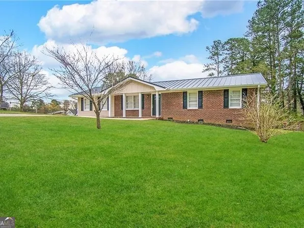 1661 N Highpoint Dr, Douglasville, GA 30134