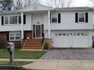 27 Pine Needle St, Howell, NJ 07731