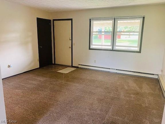 5th image of 12844 Hoover Ave NW
