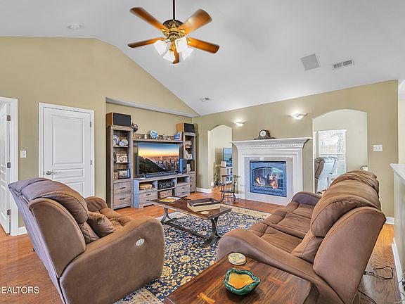 3rd image of 712 Baldwin Station Ln