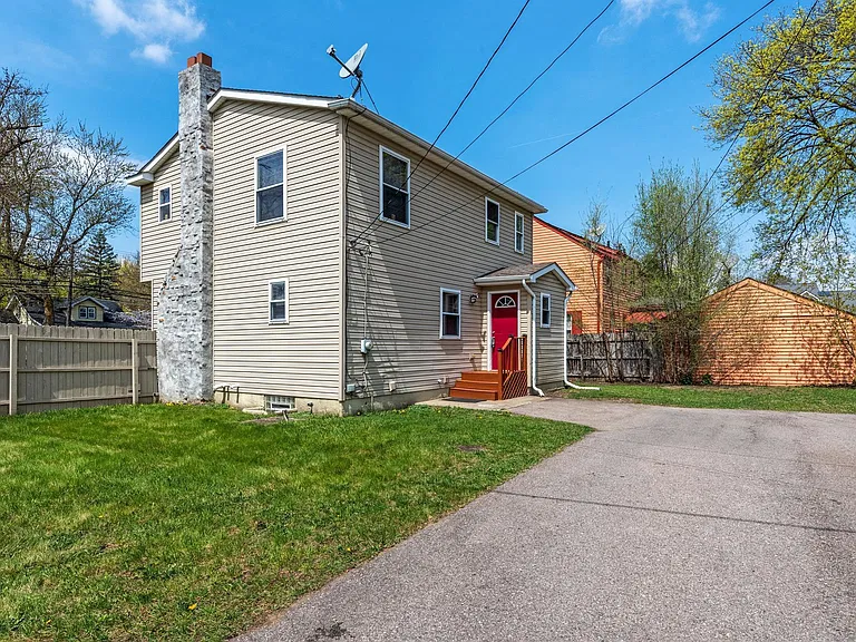 3260 Sashabaw Rd — Photo 9
