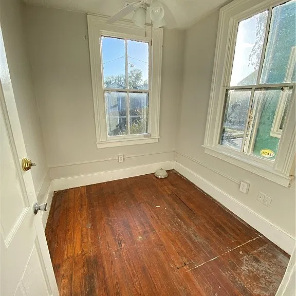 516 W 38th St — Photo 10