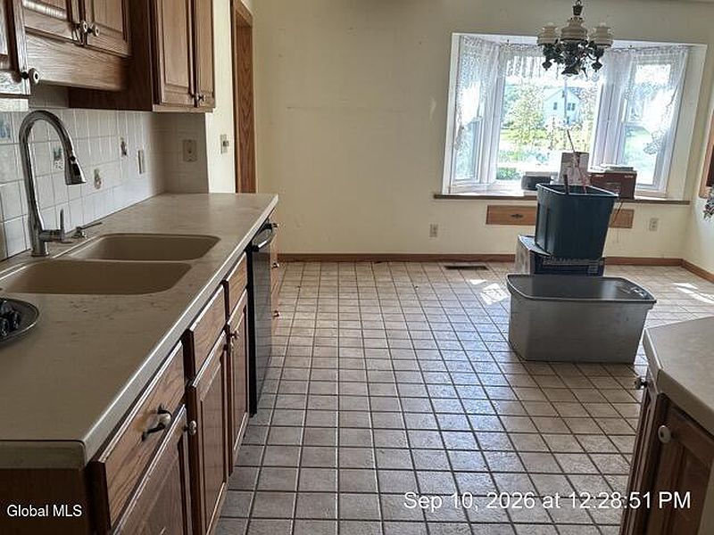 5th image of 5286 Bliss Road