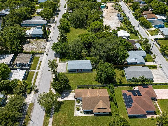 5th image of 429 NW 14th Ave