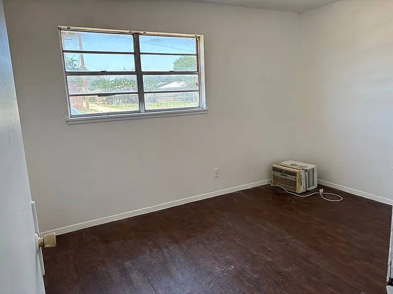 6522 NE 12th Ave #1 — Photo 5