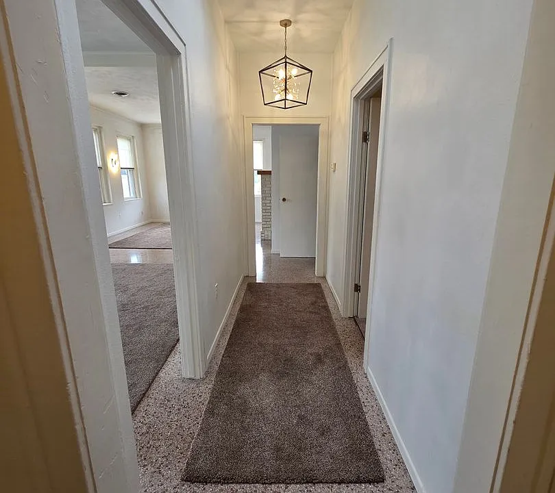 128 S 5th St