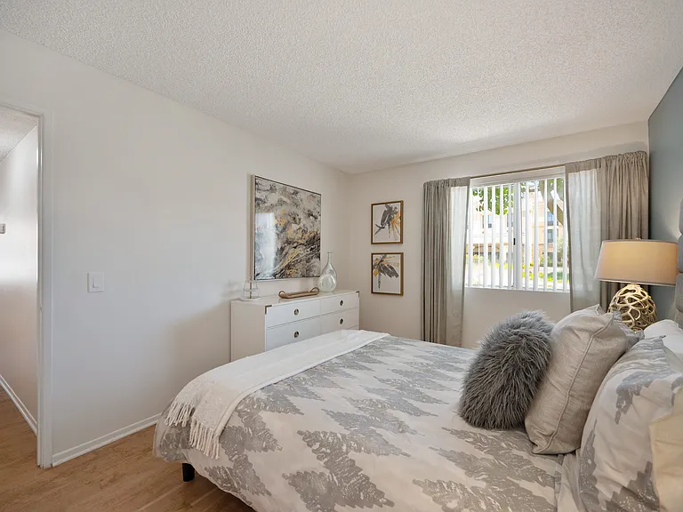 West Park Villas Apartments — Photo 12