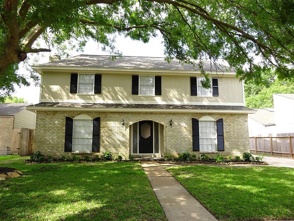 1st image of 15915 Tumbling Rapids Dr