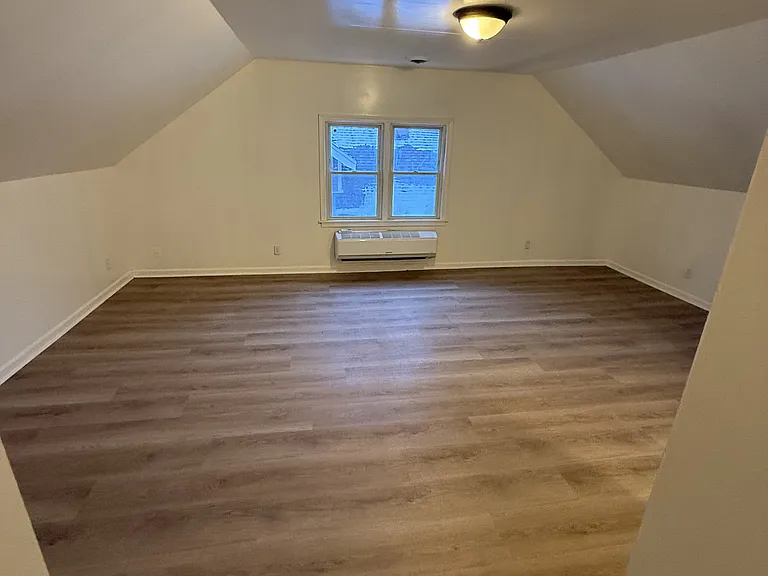 1425 Camp Ave — Photo 14