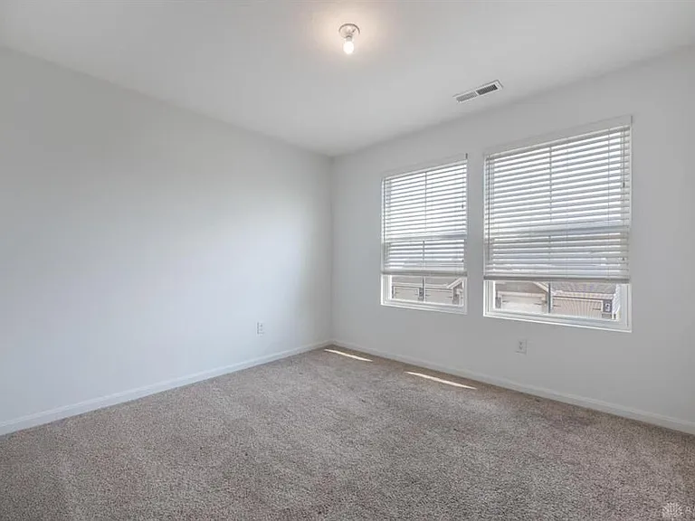 184 Old Pond Rd — Photo 14