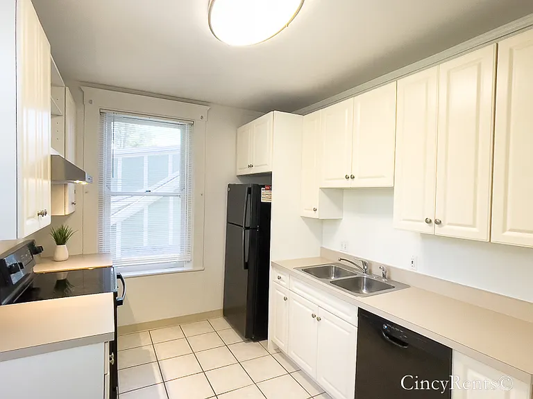 3718 Ault Park Ave — Photo 7