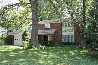 900 Wiltshire Dr photo 1