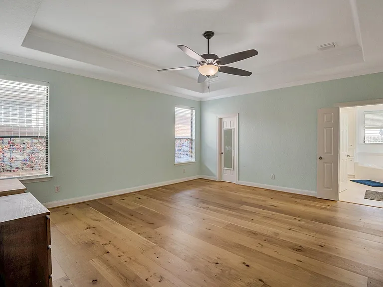 301 Winding Oak Ln S — Photo 14