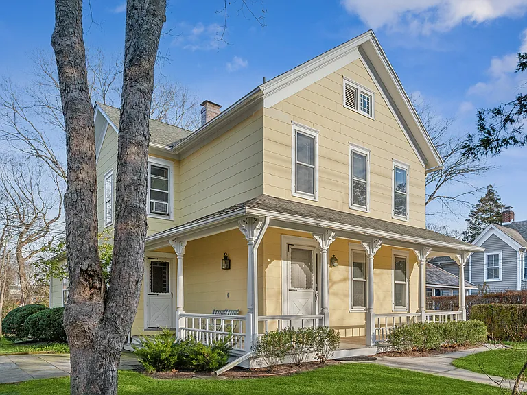255 Madison St — Photo 1