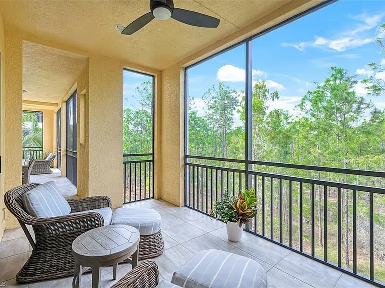 2751 Tiburon Blvd E #201 — Photo 23