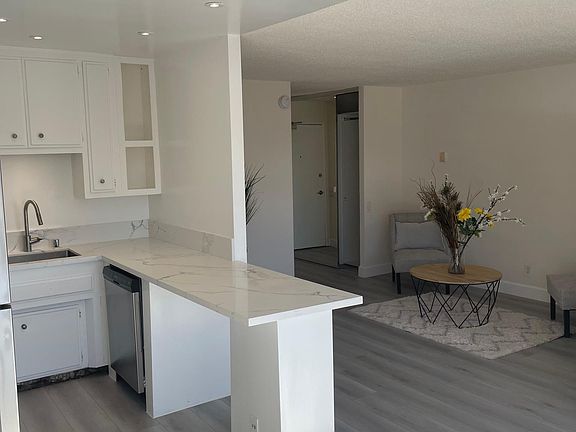 5th image of 1746 N Orange Dr APT 906