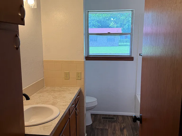 702 E Ida Ave — Photo 2