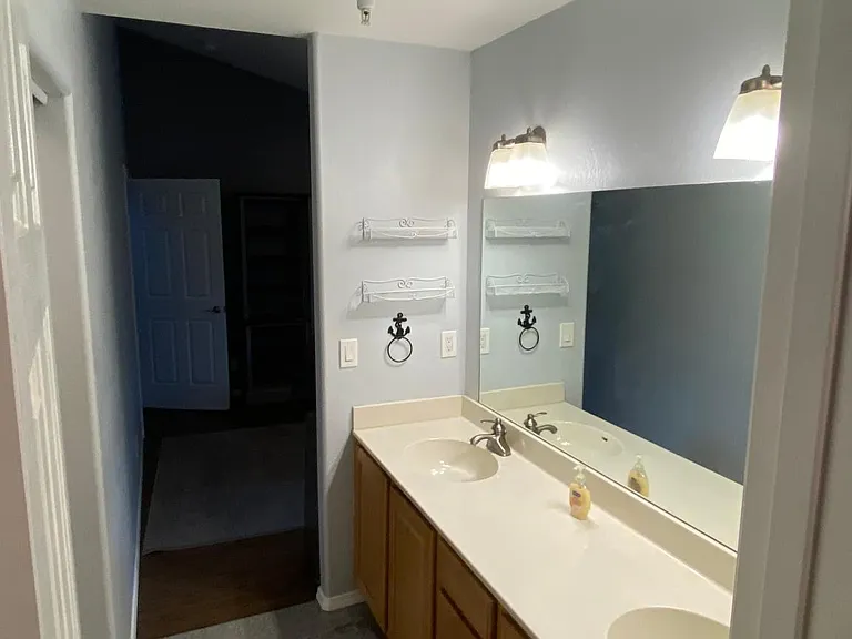 2431 W Silverton Dr — Photo 19