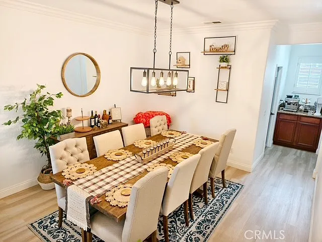 4 bed, 2.5 bath, 3680 sqft, $4,699 — Photo 3