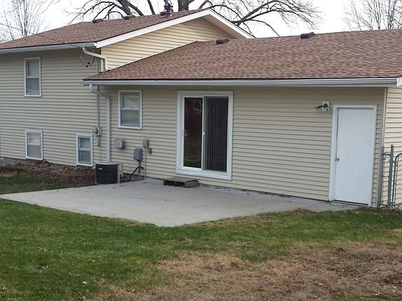 4th image of 206 E 9th St