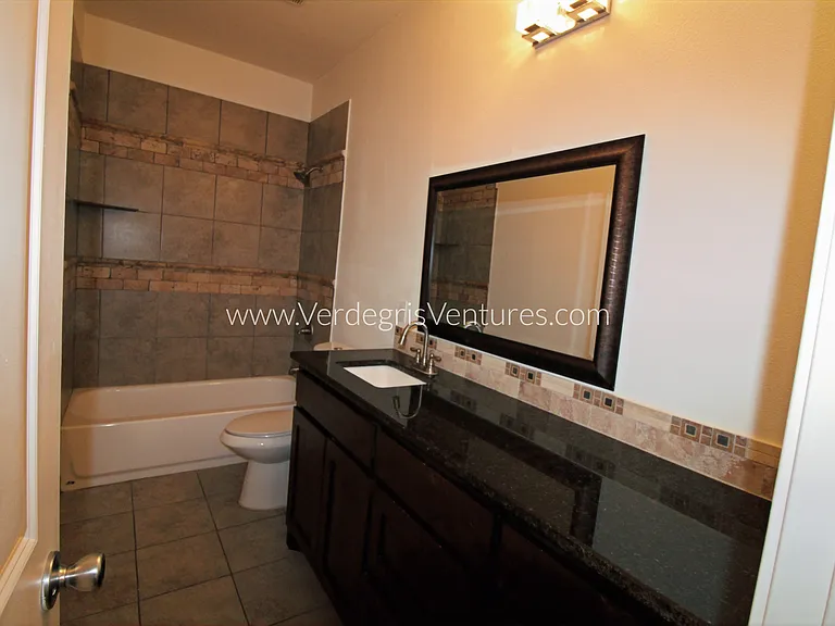Principal bathroom