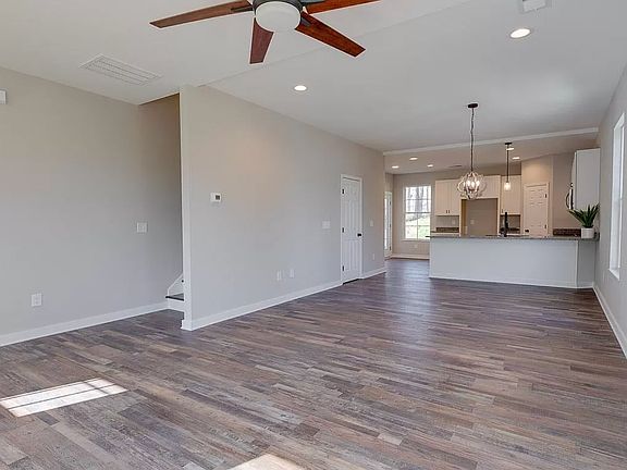 4th image of 106B Crosby Cir