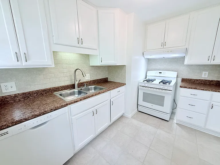10640 Aledo Dr — Photo 5