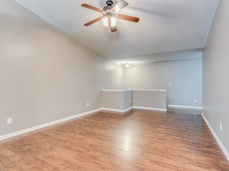 1054 E Karla Ct — Photo 8