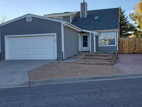 2nd image of 815 Tiffany Ct