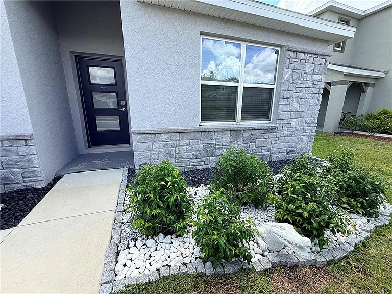 31800 Oyster Trellis Ln — Photo 3