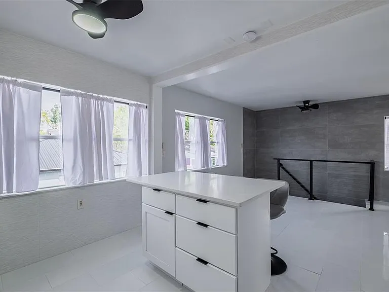 1427 Asher Ln — Photo 11