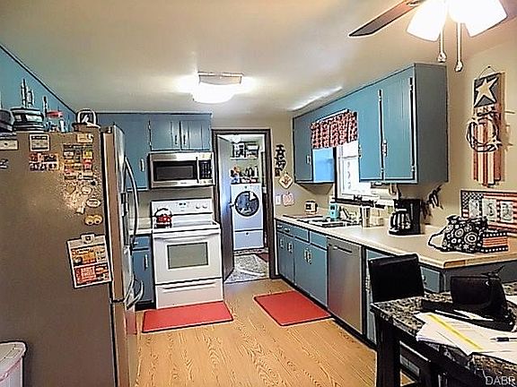 4th image of 1122 N Ohio St
