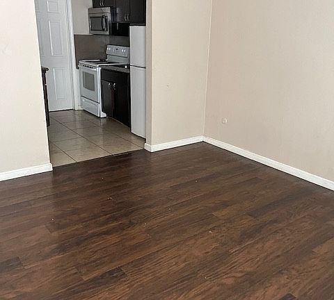 3rd image of 4225 42nd St