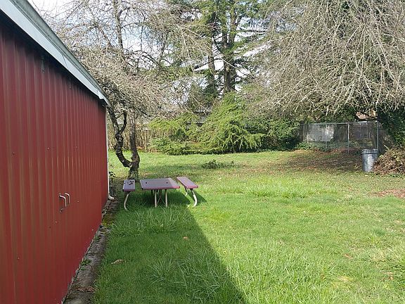 4th image of 9499 SE 44th Ct