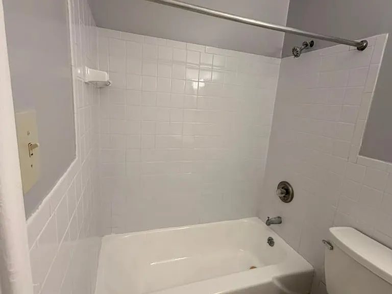 Doral Apartments — Photo 22