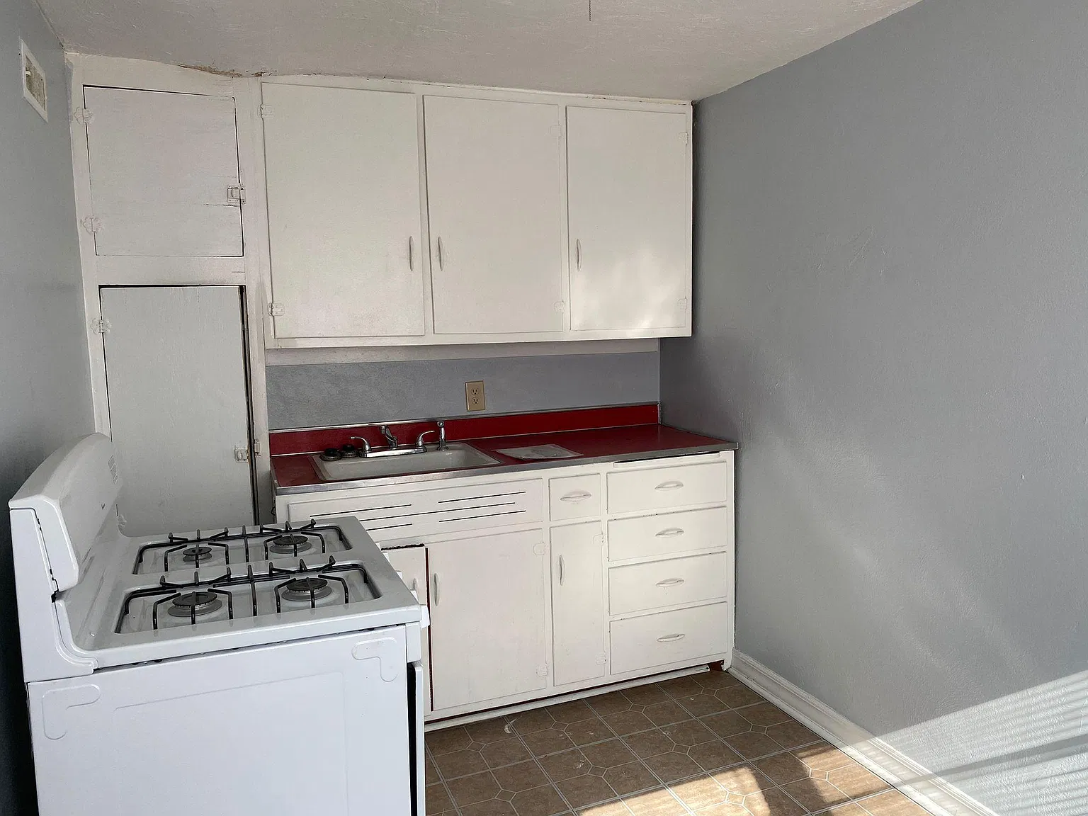 1 bed, 600 sqft, $700 — Photo 4