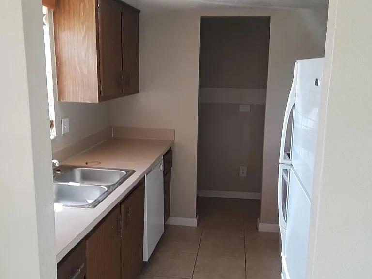200 Country Club Dr #801 — Photo 6