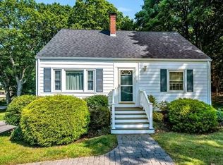 2 Flint Cir, Woburn, MA 01801