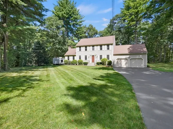 36 Bellingham St, Mendon, MA 01756