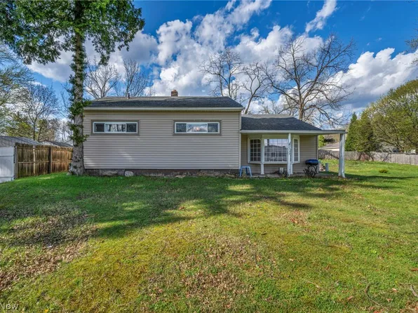 2727 McElwain Rd, Akron, OH 44312