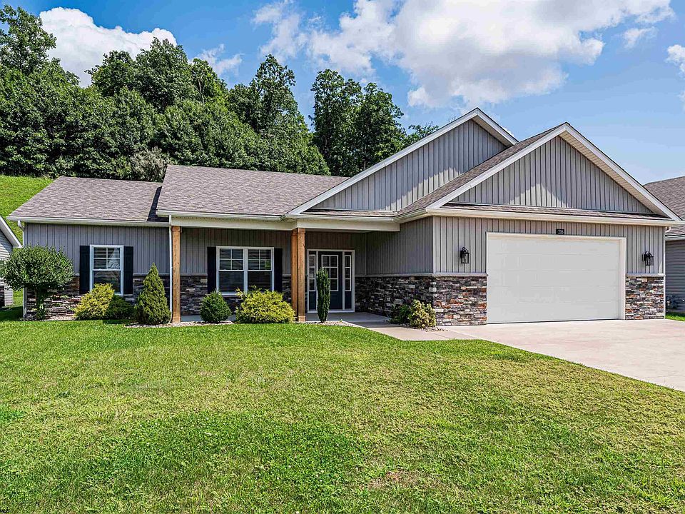 1st image of 216 Crimson Ln