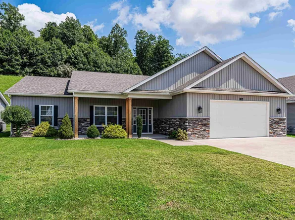 216 Crimson Ln, Bridgeport, WV 26330