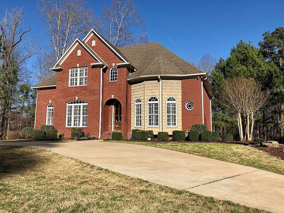 2nd image of 826 Rosewood Cir