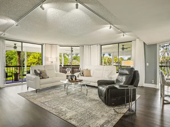 5257 Fountains Drive S #205, Greenacres, FL 33467