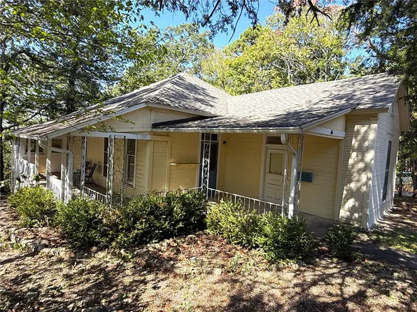 44 Ridgeway Ave, Eureka Springs, AR 72632
